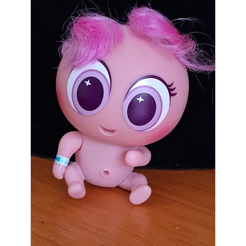 Distroller Pink Neonate Baby Pigtails Pink Eyes With Neo Blanket